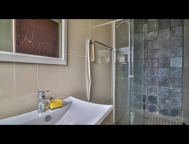2 BEDROOM APARTMENT FOR SALE IN UMHLANGA RIDGE